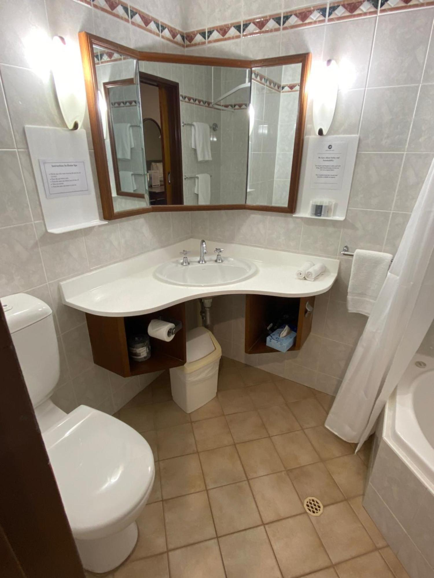 Adelaide Inn Экстерьер фото