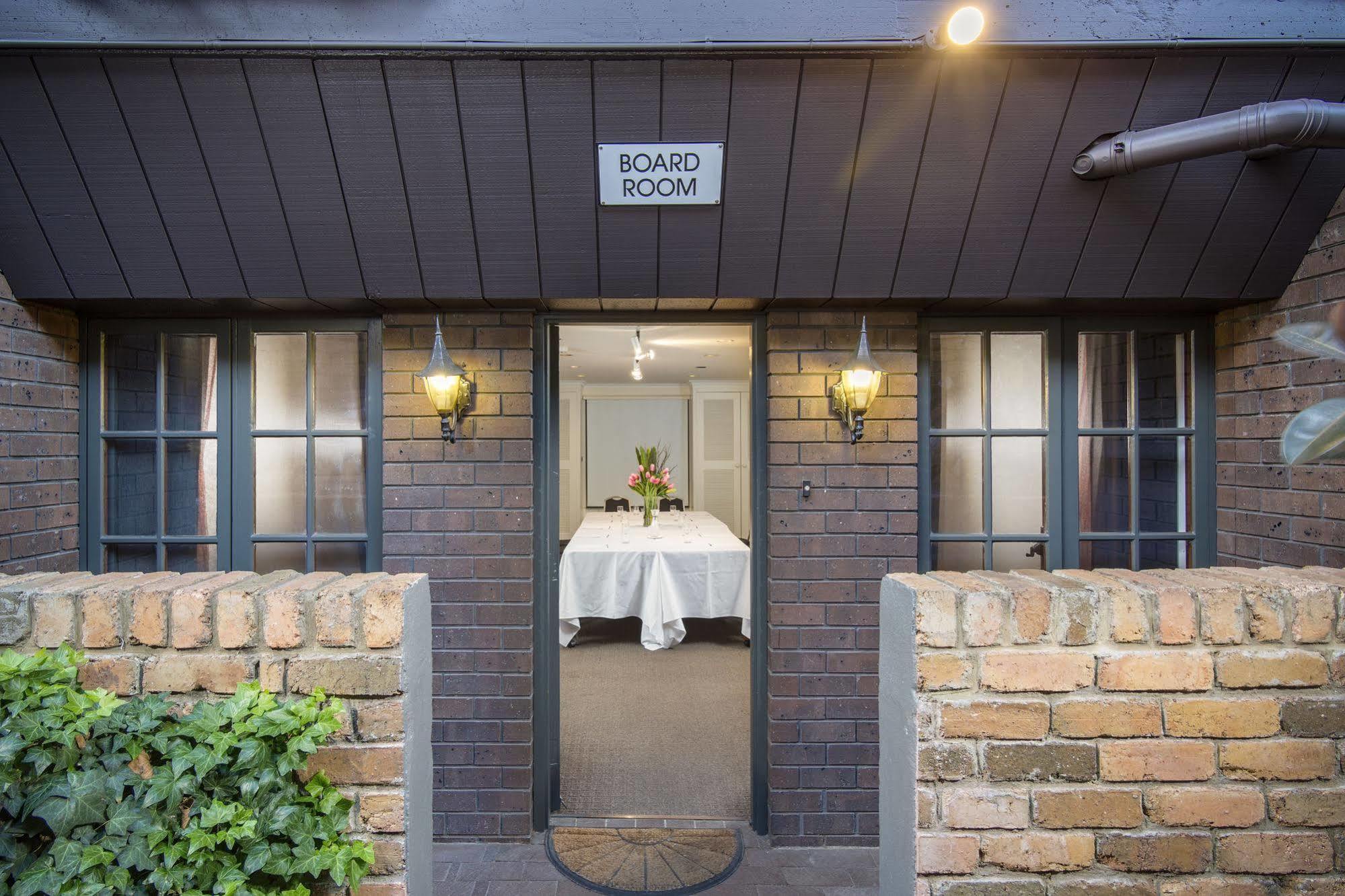 Adelaide Inn Экстерьер фото